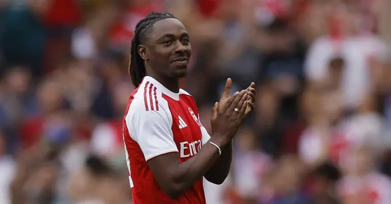 আর্সেনাল মিডফিল্ডার এবেরেচি এজে